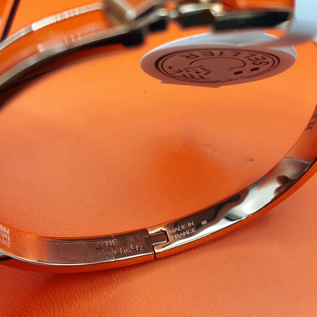 CLASSIC HM CLIC ORANGE 8MM ENAMEL BRACELET