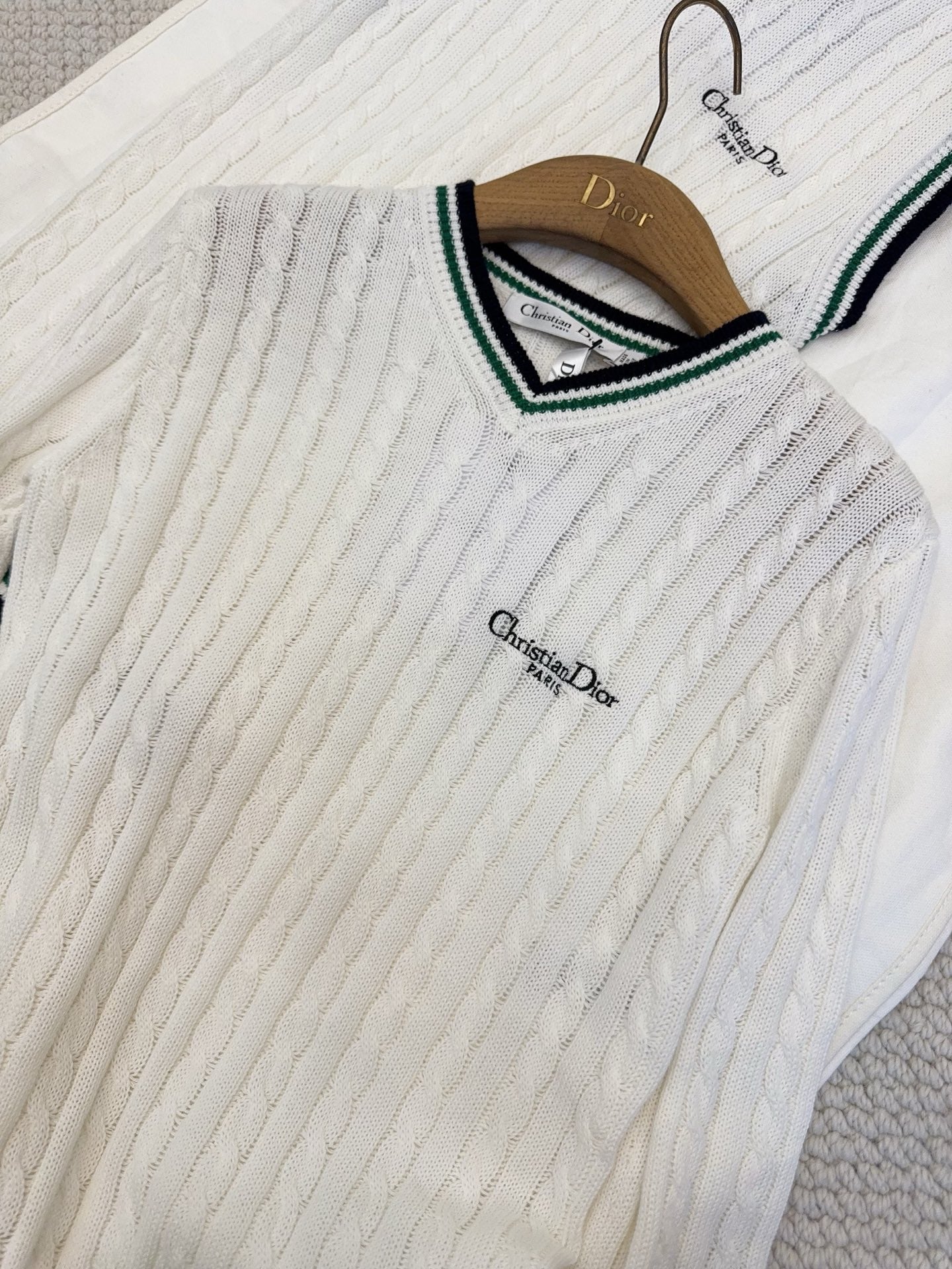 CD 25 V-neck Shirt White Silk Cotton
