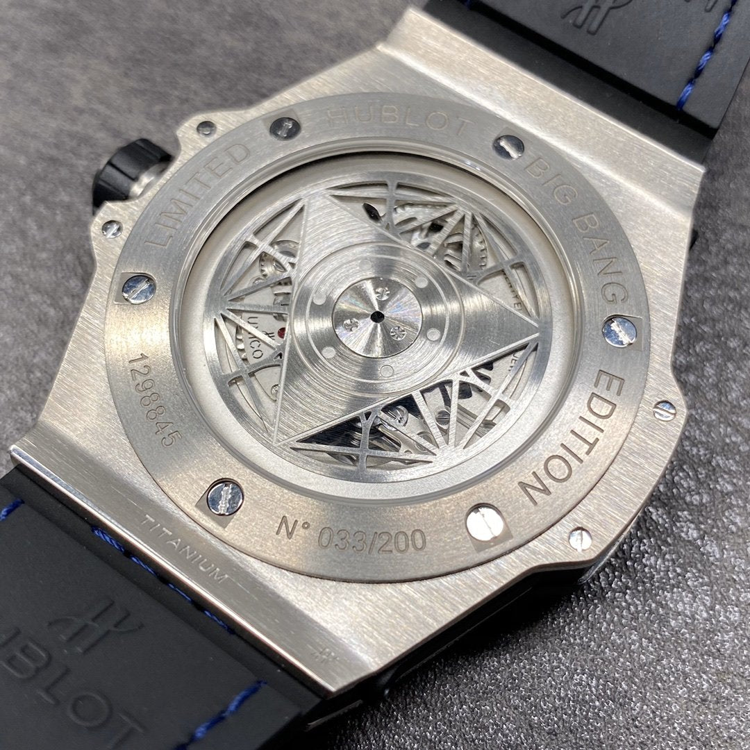 BIG BANG SANG BLEU TITANIUM BLUE DIAL