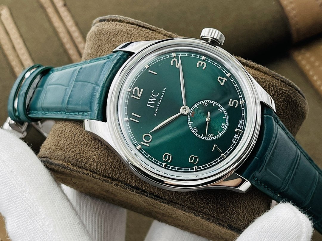 PORTUGUESE HAND-WOUND STEEL CASE GREEN DIAL