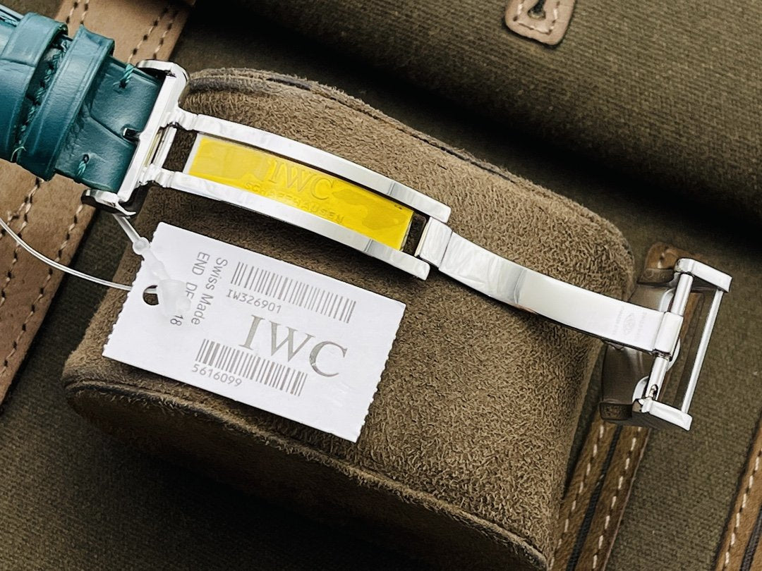 PORTUGUESE HAND-WOUND STEEL CASE GREEN DIAL