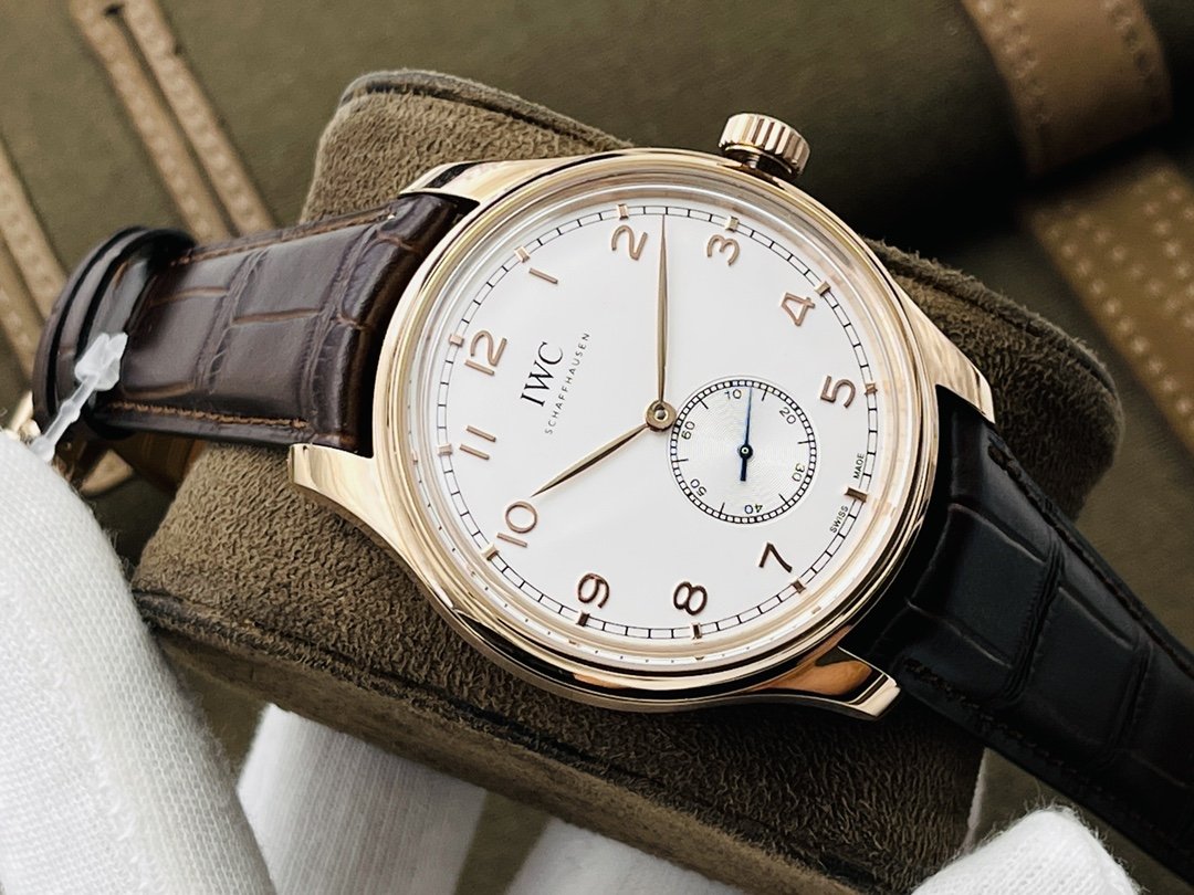 PORTUGUESE HAND-WOUND ROSE GOLD CASE WHITE DIAL