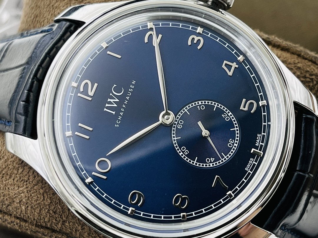 PORTUGUESE HAND-WOUND STEEL CASE BLACK DIAL