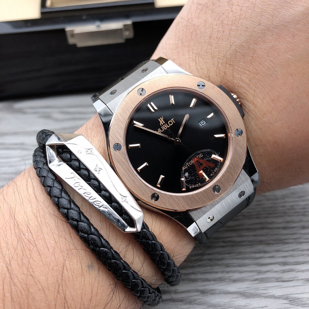 CLASSIC FUSION 42 KING GOLD BLACK DIAL