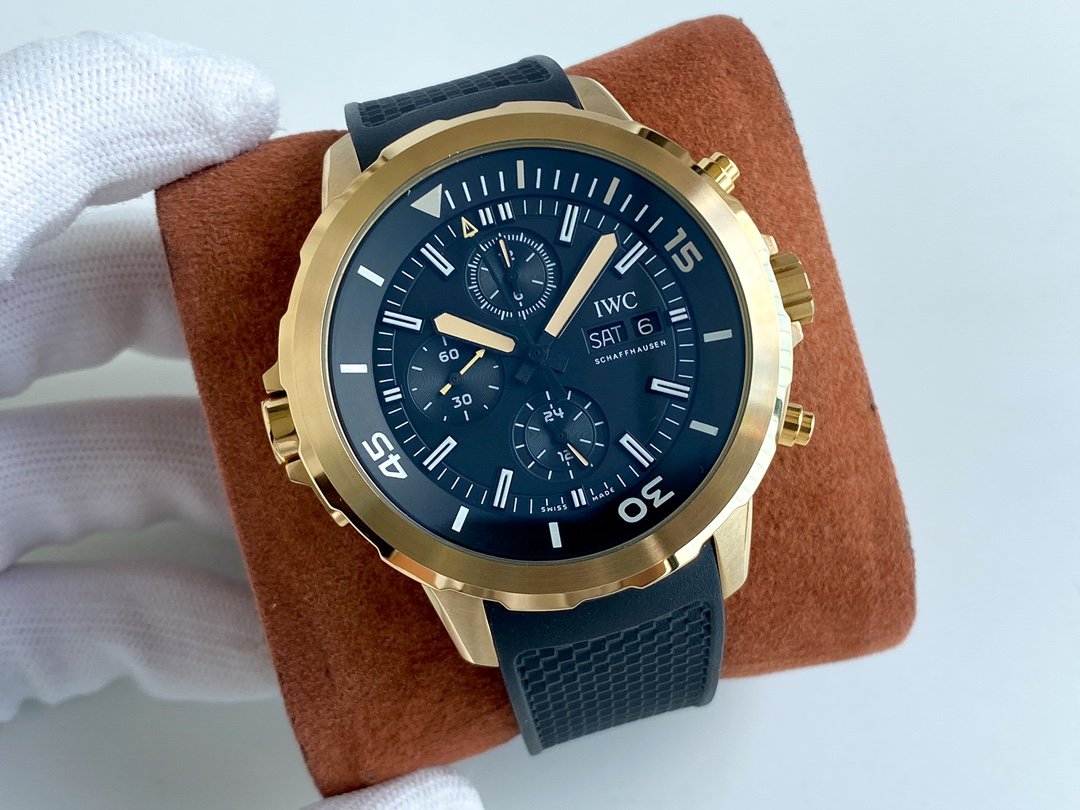 AQUATIMER EXPEDITION JAQUES YVES GOLD CASE