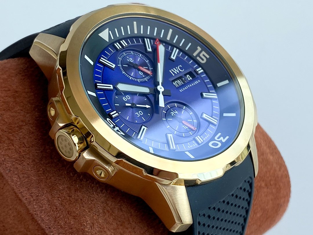 AQUATIMER EXPEDITION JAQUES YVES GOLD CASE