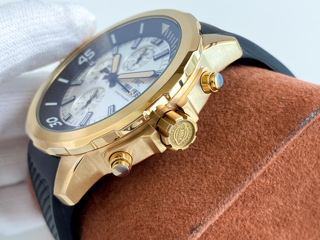 AQUATIMER EXPEDITION JAQUES YVES GOLD CASE