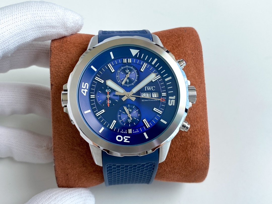 AQUATIMER EXPEDITION JAQUES YVES STEEL CASE WHITE DIAL
