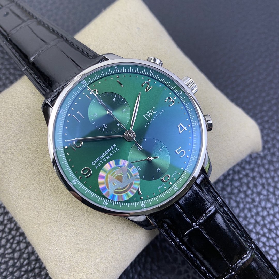 PORTUGIESER CHRONOGRAPH STEEL CASE GREEN DIAL