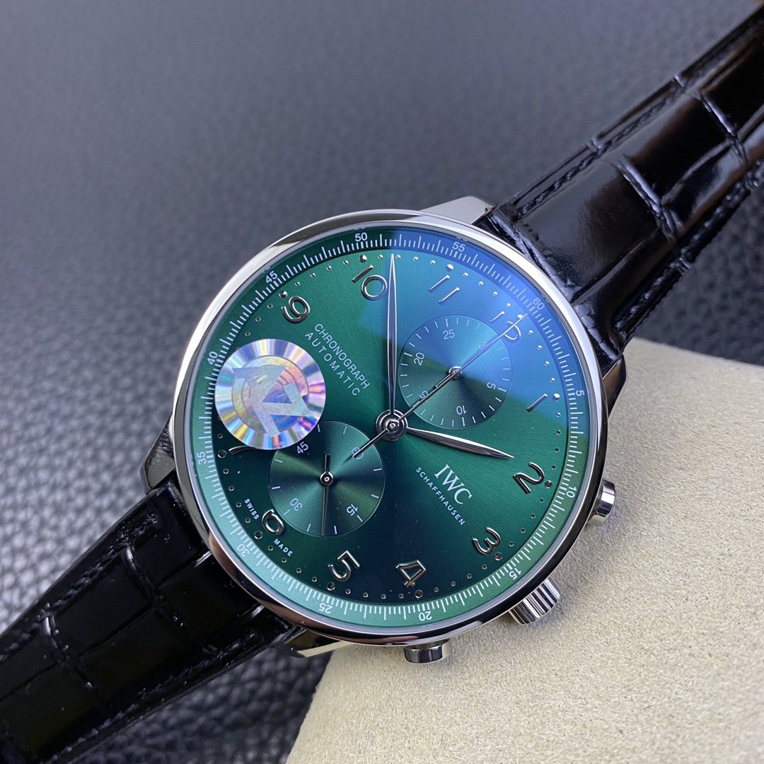 PORTUGIESER CHRONOGRAPH STEEL CASE GREEN DIAL