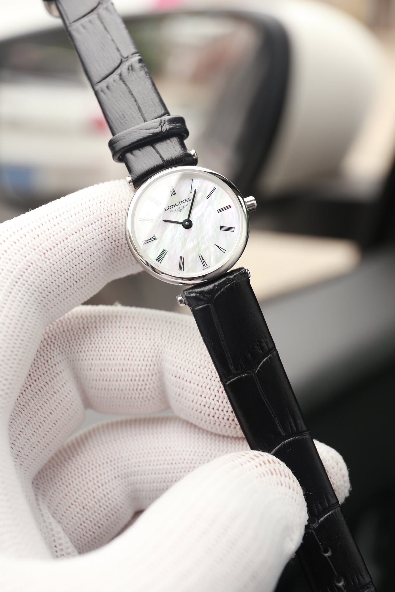 LA GRANDE QUARTZ MOP DIAL LEATHER