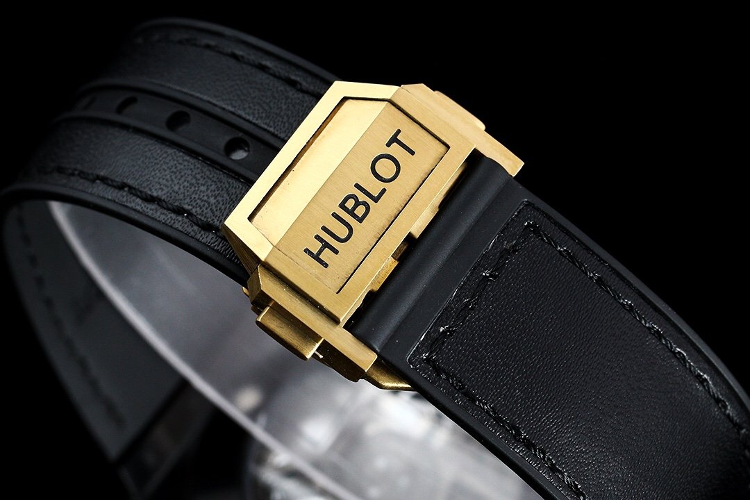 BIG BANG UNICO 42 ALL BLACK GOLD HAND SKELETON