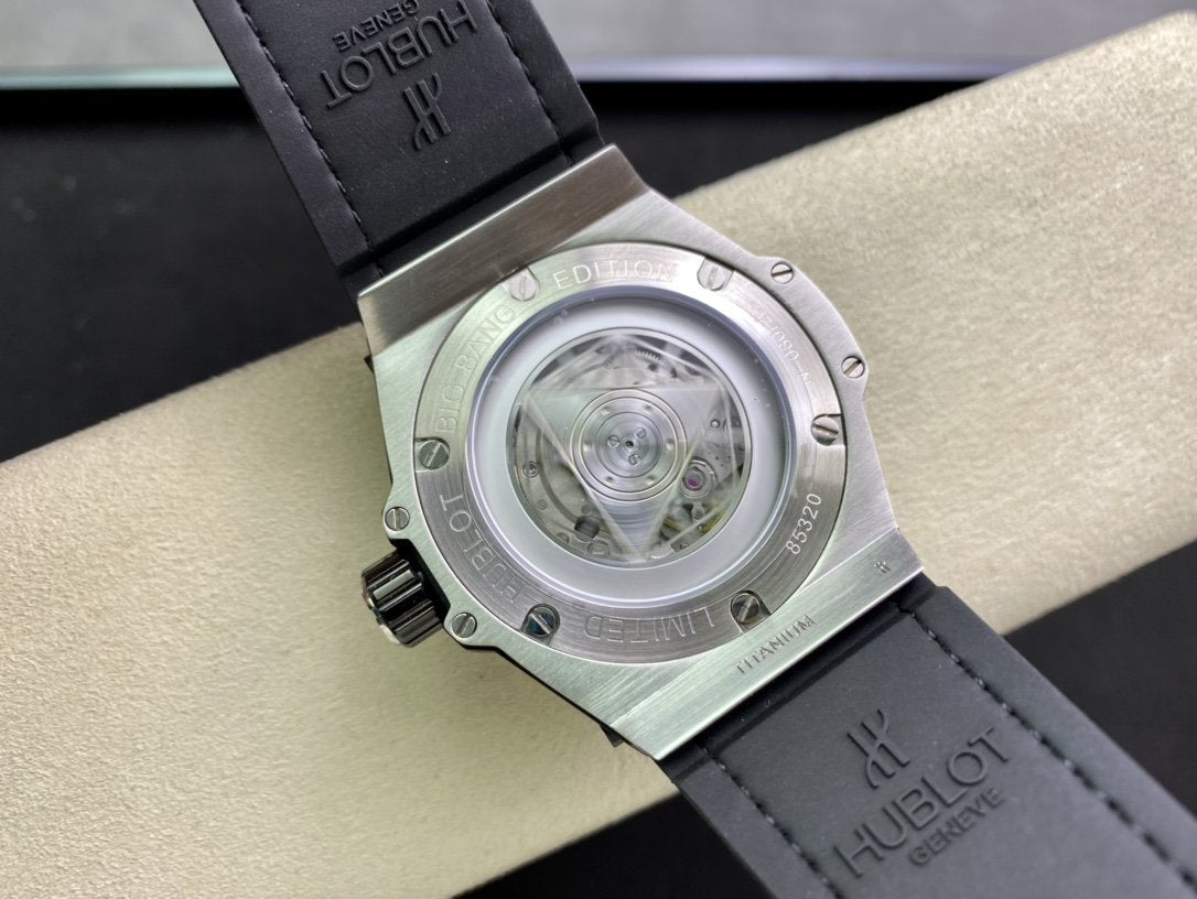 BIG BANG UNICO SANG BLEU 42 TITANIUM WHITE DIAL