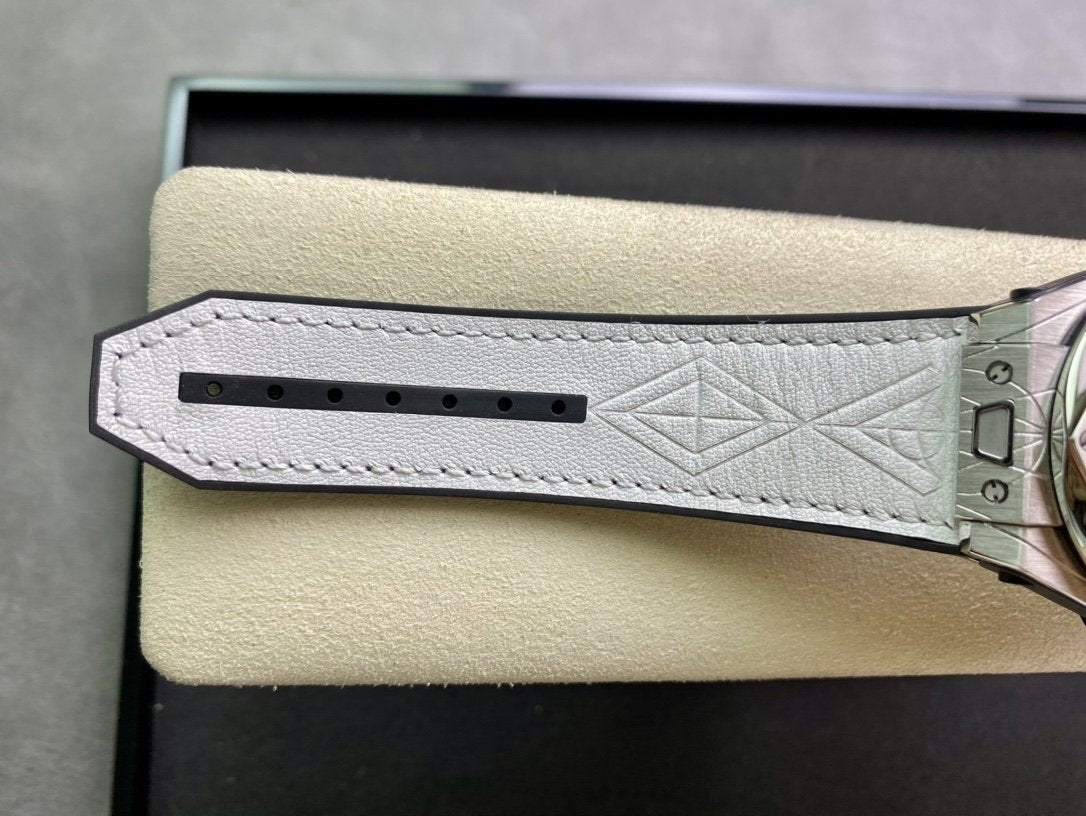 BIG BANG UNICO SANG BLEU 42 TITANIUM WHITE DIAL