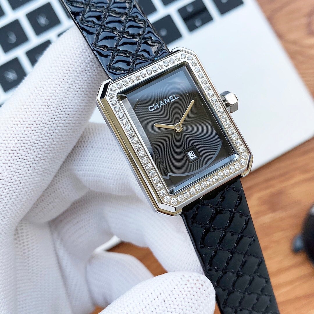BOY-FRIEND QUARTZ SECOND TIME DIAMOND BEZEL LEATHER STRAP
