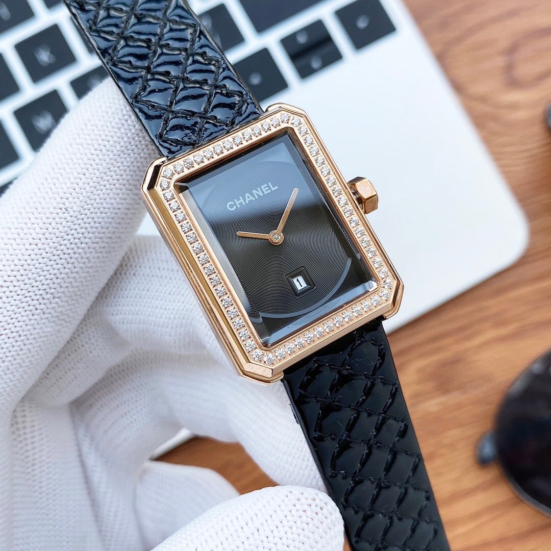 BOY-FRIEND QUARTZ SECOND TIME DIAMOND BEZEL LEATHER STRAP
