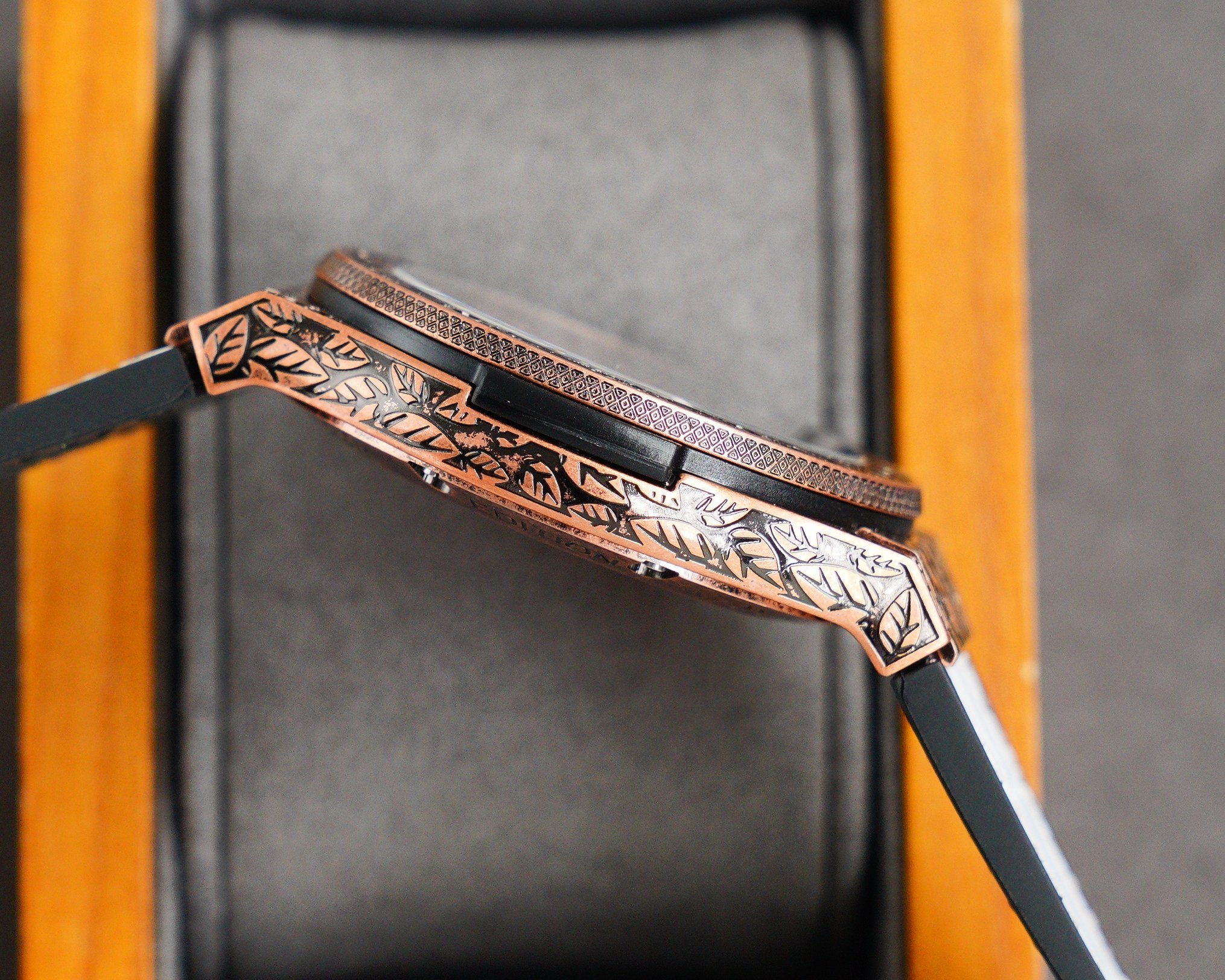 CLASSIC FUSION 45MM ENGRAVED SECOND HAND