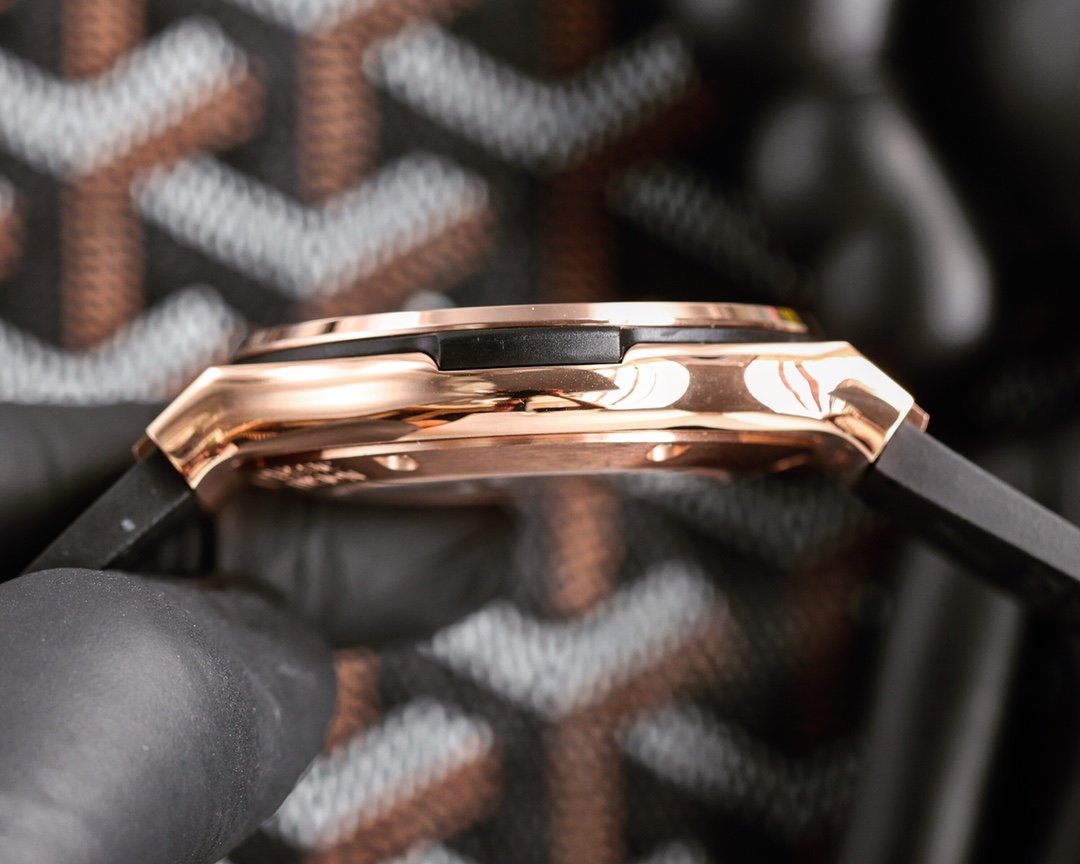 CLASSIC FUSION RACING 42MM KING GOLD