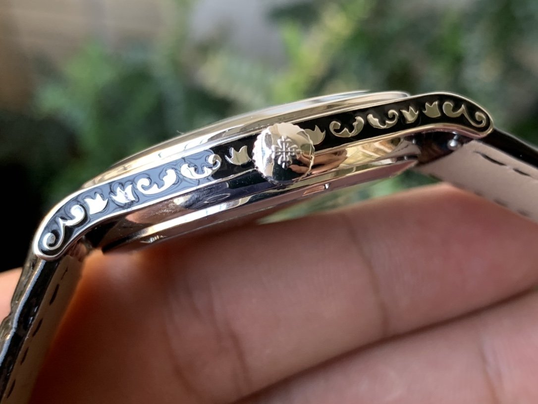 PATEK CALATRAVA 38 PLATINUM HAND-ENGRAVED BLACK DIAL