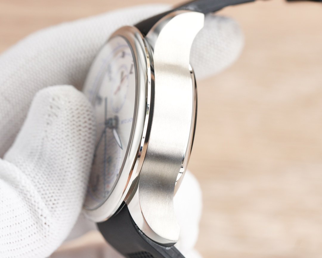 PORTUGUESE YACHTCLUB 45MM STEEL CASE SILVER DIAL CHRONOGRAPH