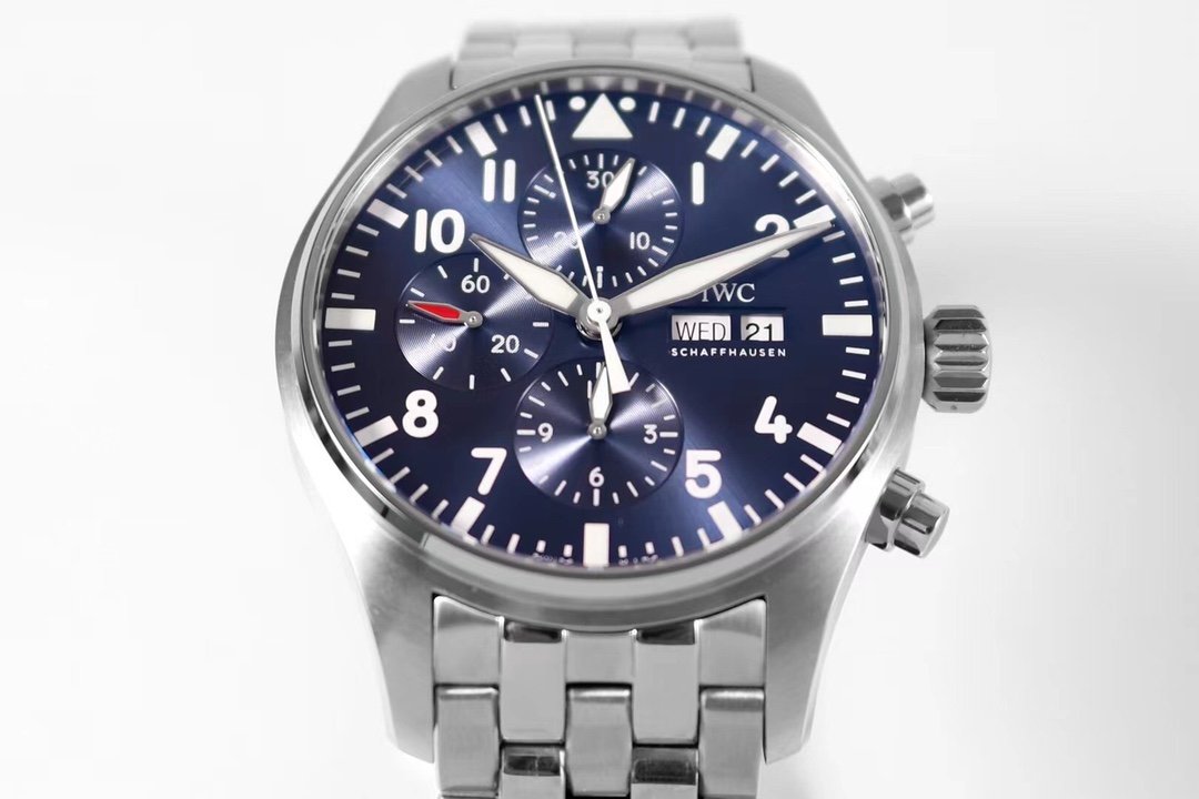 PILOT DAY-DATE CHRONOGRAPH STAINLESS STEEL BLUE DIAL