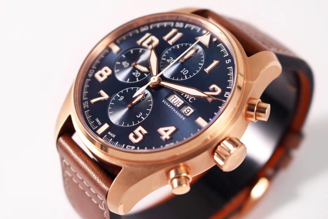 PILOT DAY-DATE CHRONOGRAPH RED GOLD BLUE DIAL