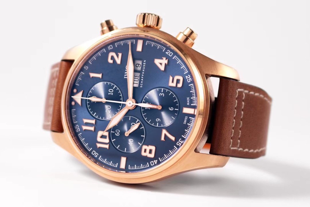 PILOT DAY-DATE CHRONOGRAPH RED GOLD BLUE DIAL