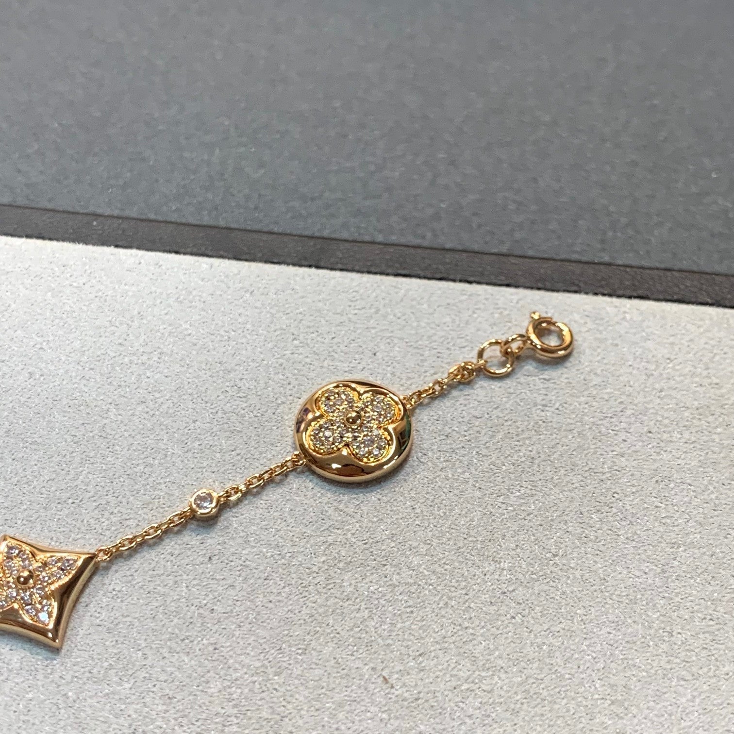 STAR AND SUN 4 MOTIFS GOLD DIAMONDS BRACELET