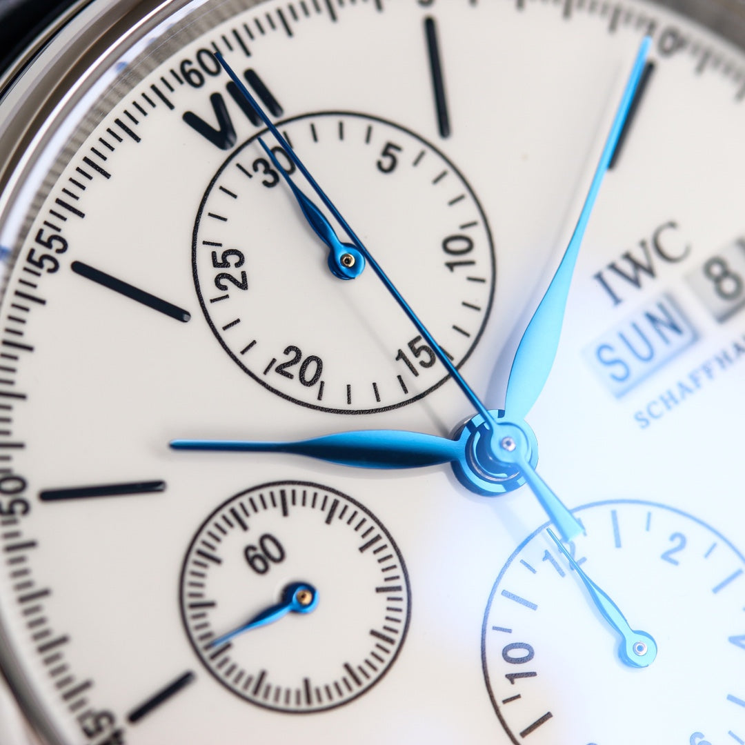 PILOT DAY-DATE CHRONOGRAPH 42MM STEEL CASE WHITE DIAL