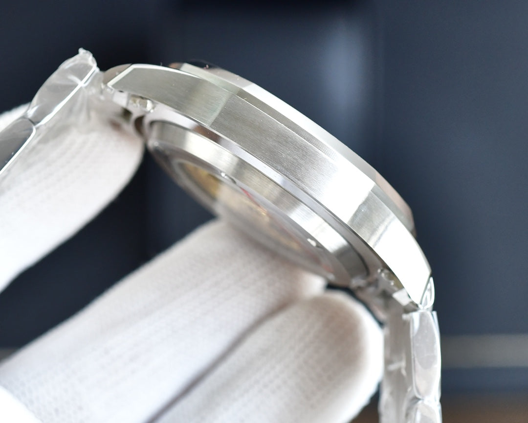 NAUTILUS STEEL CASE 42MM