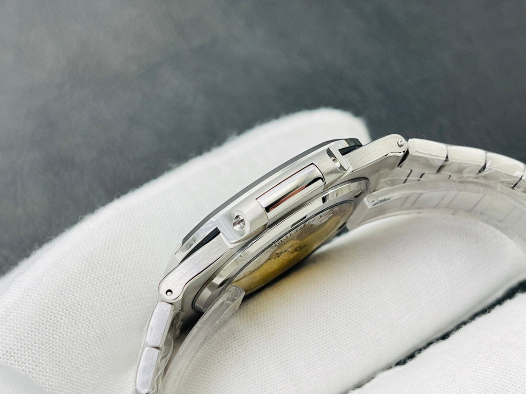PATEK NAUTILUS 5711 STAINLESS STEEL TIFFANY DIAL