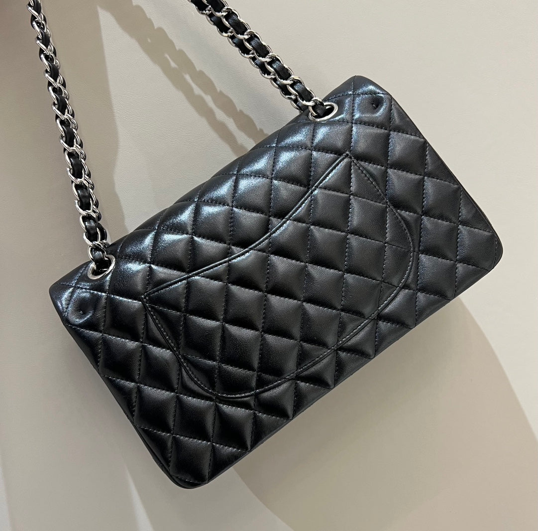 FLAP BAG 25CM HARDWARE BLACK LAMBSKIN