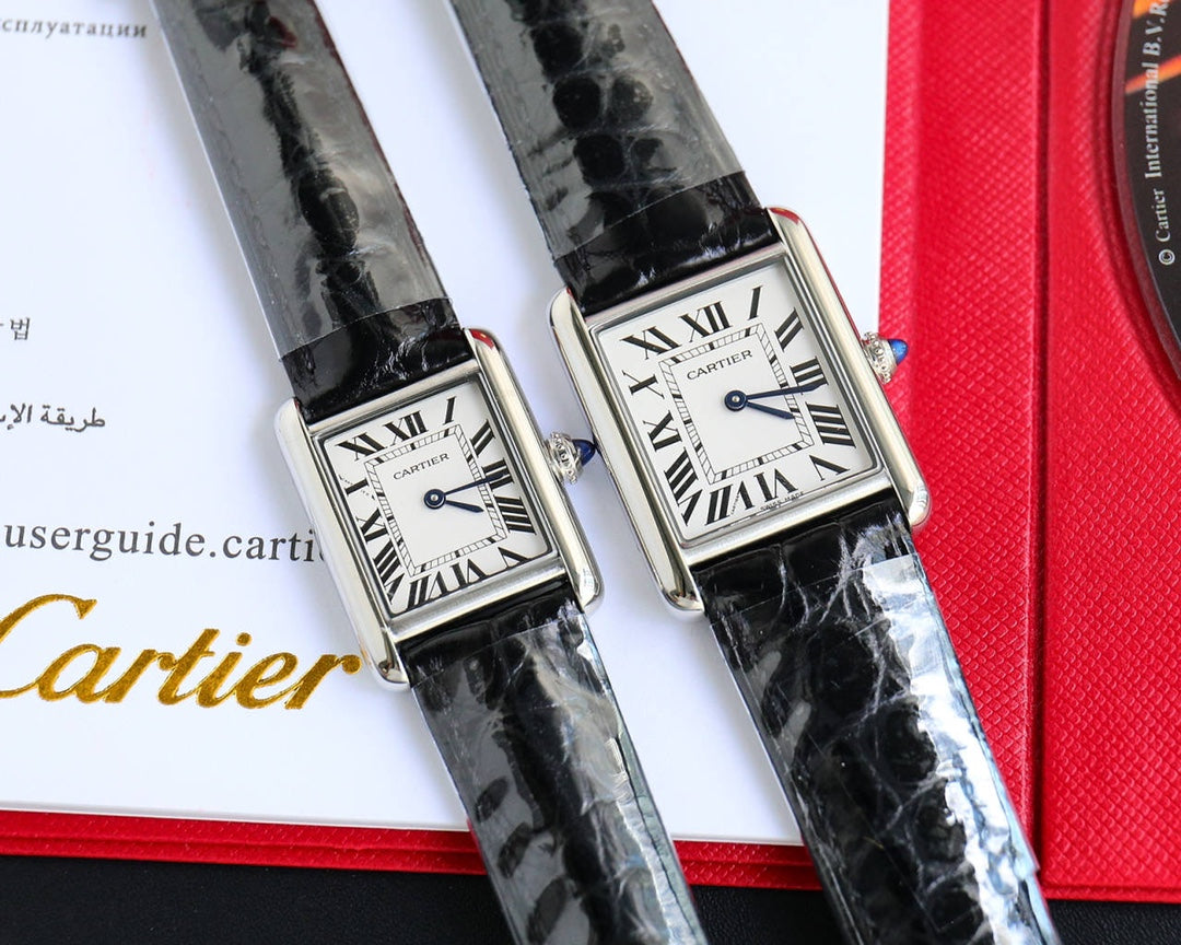 TANK MUST SMALL LEATHER STRAP WHITE DIAL
