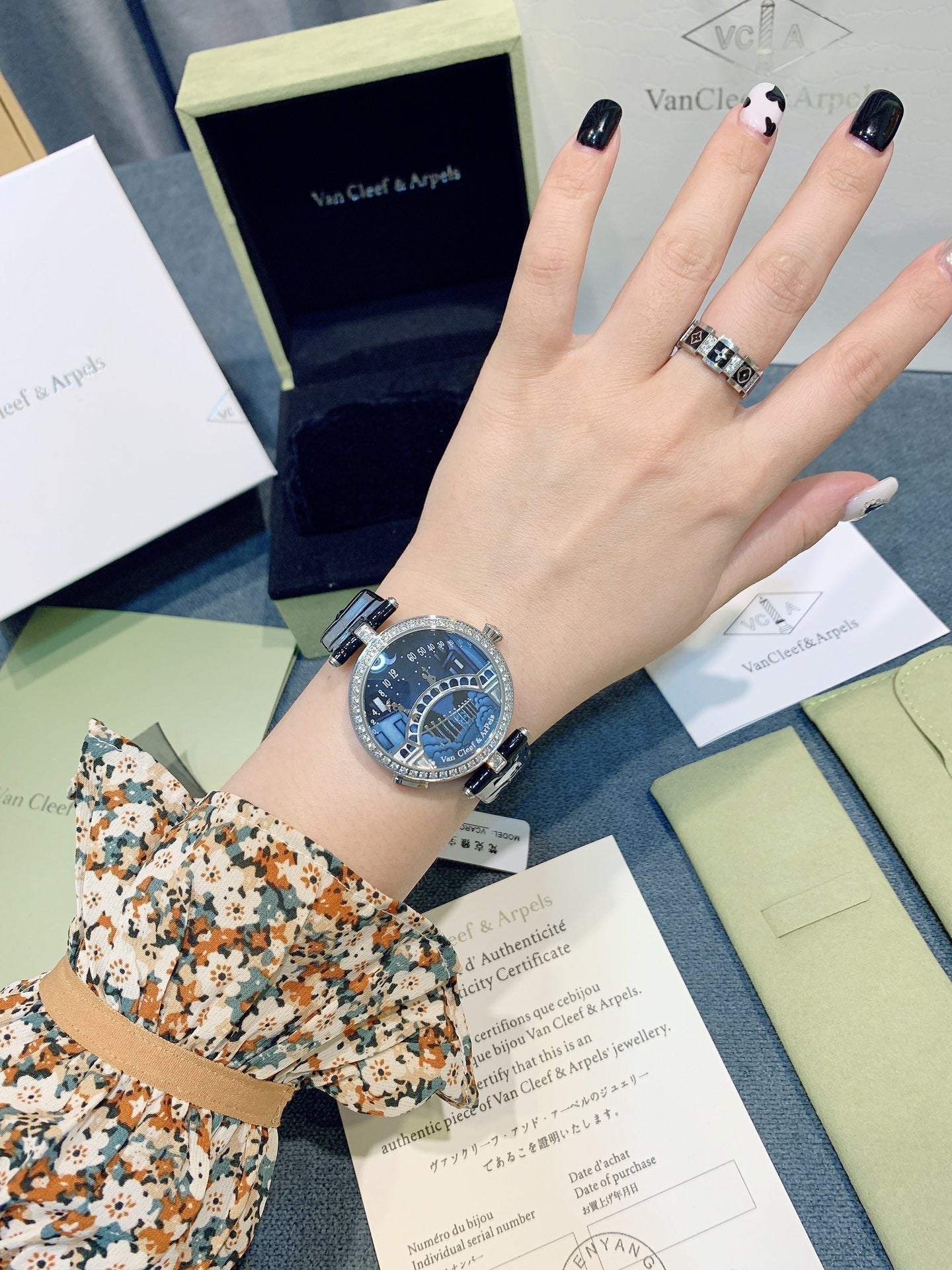 LADY ARPELS LOVER BRIDGE BLACK