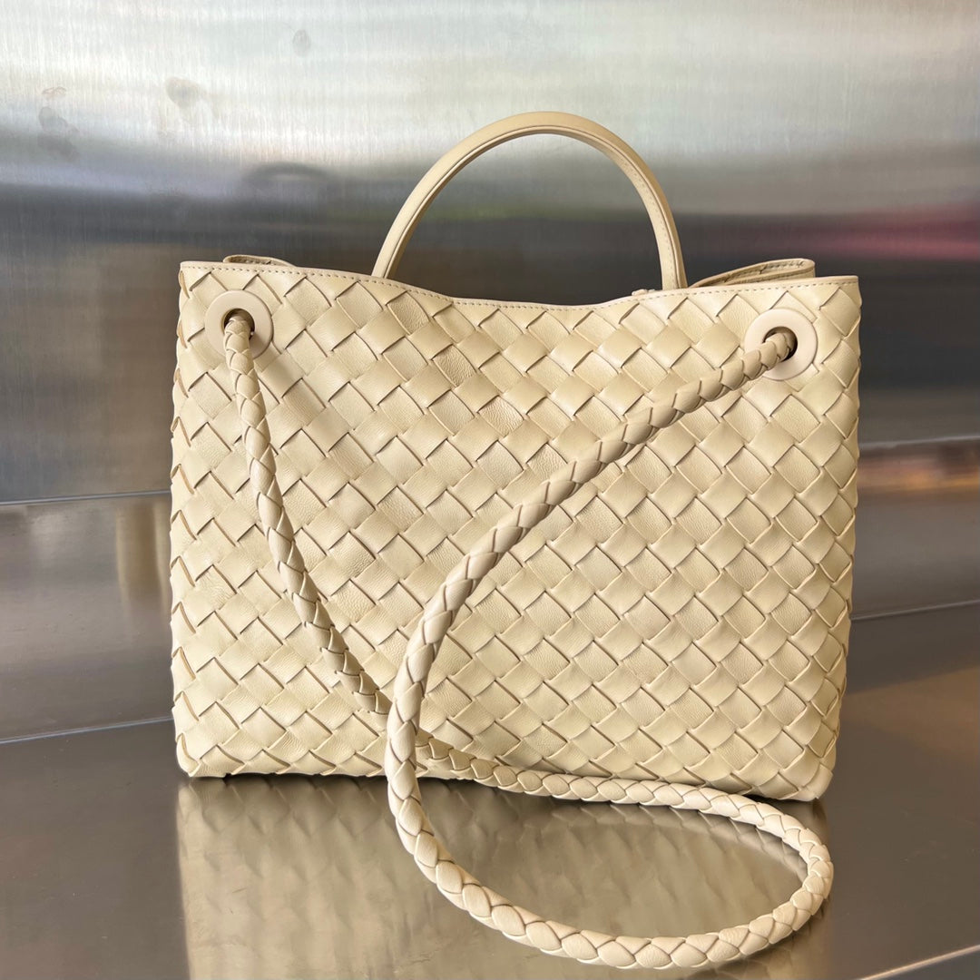 Bottega Veneta 2026 Andiamo 25cm Beige Lambskin