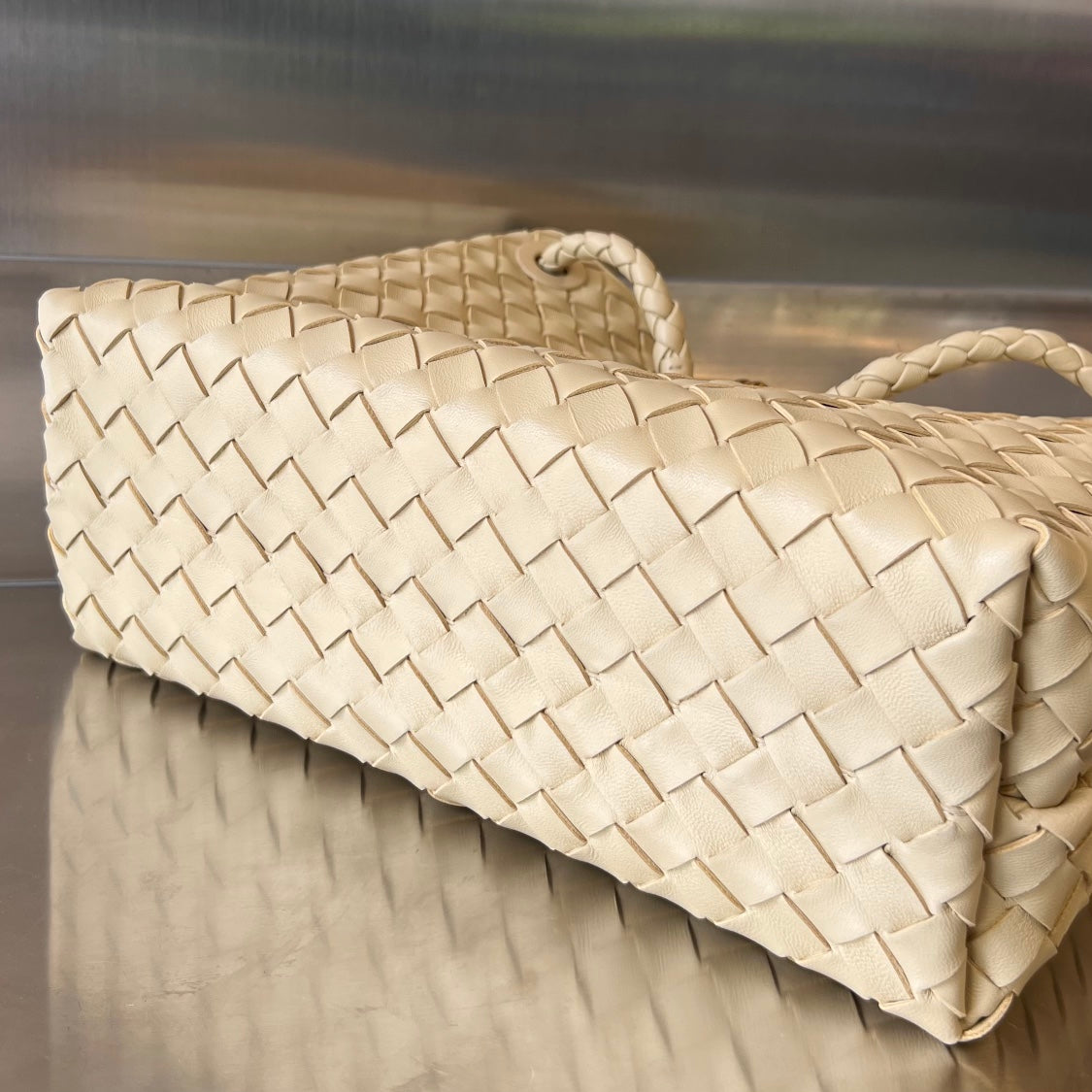 Bottega Veneta 2026 Andiamo 25cm Beige Lambskin