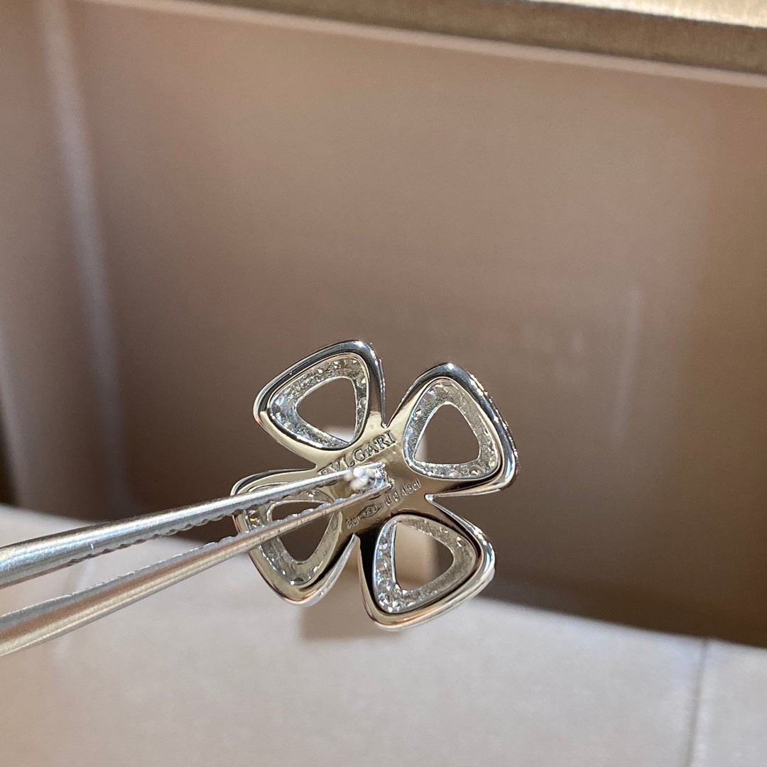 BVL FIOREVER DIAMOND STUD EARRINGS