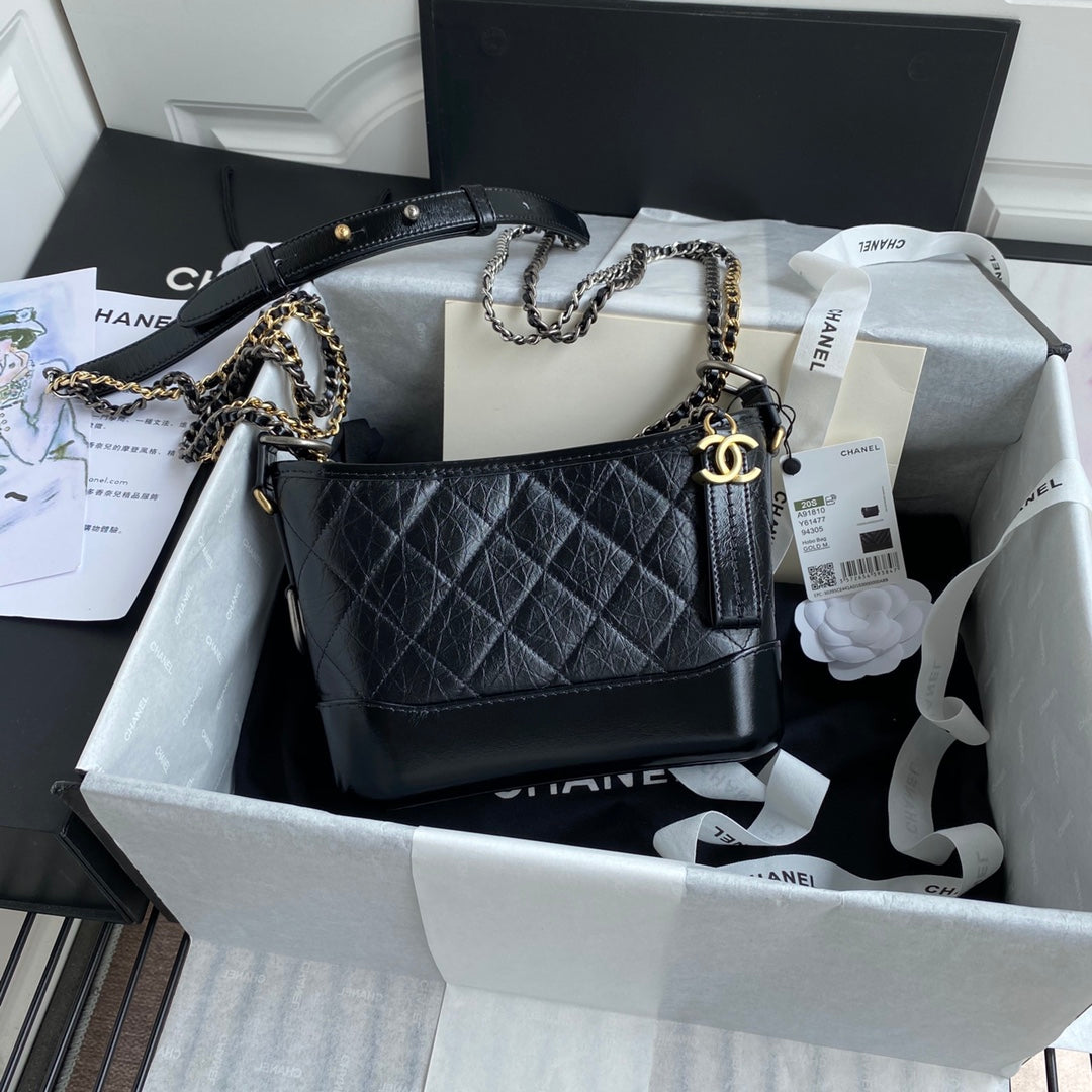 Chanel 25 Gabrielle Black 20cm Calfskin 289505