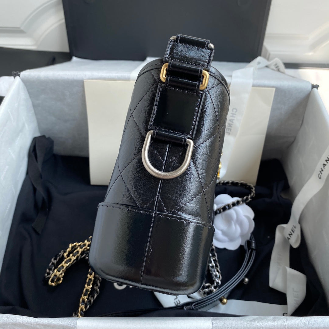 Chanel 25 Gabrielle Black 20cm Calfskin 289505