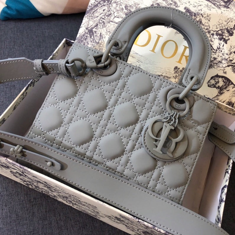 MEDIUM LADY 20 BAG CALFSKIN