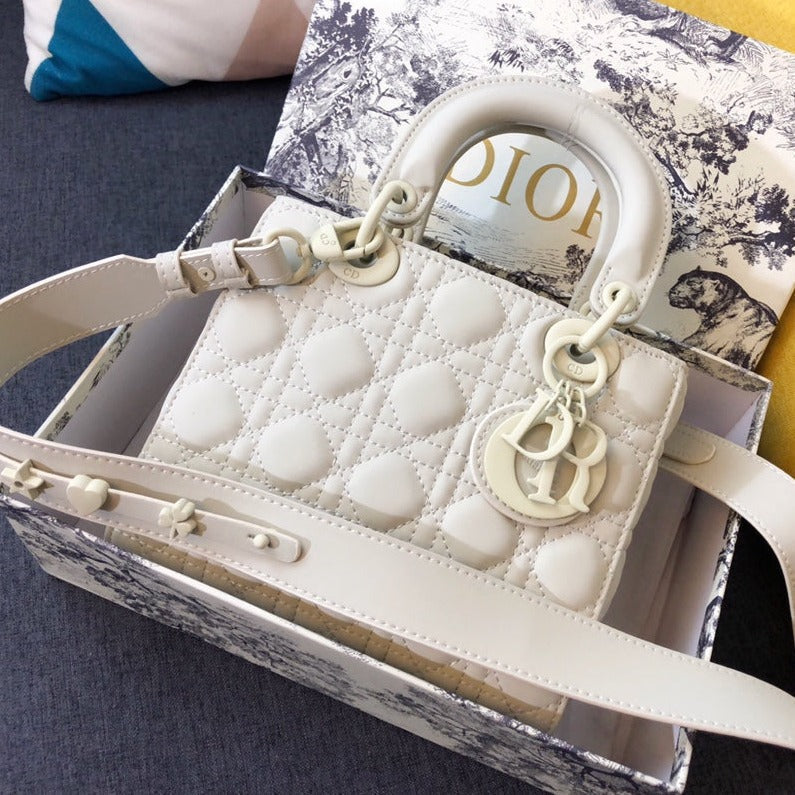 MEDIUM LADY 20 BAG CALFSKIN