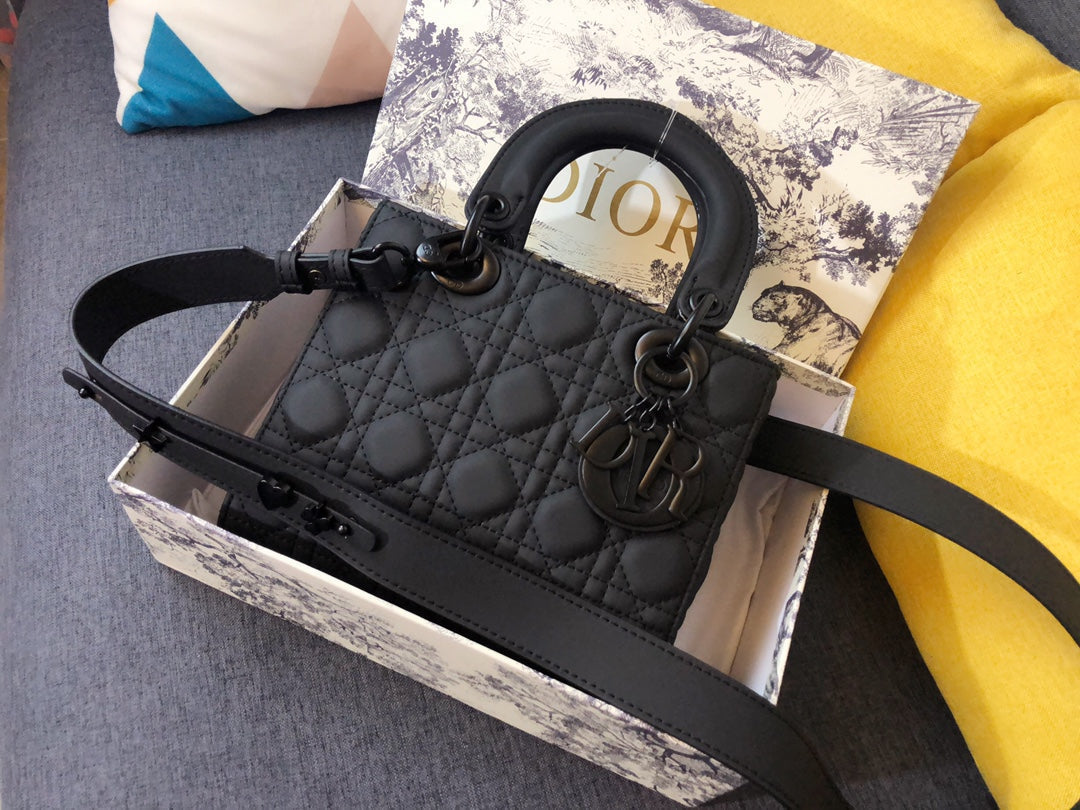 MEDIUM LADY 20 BAG CALFSKIN