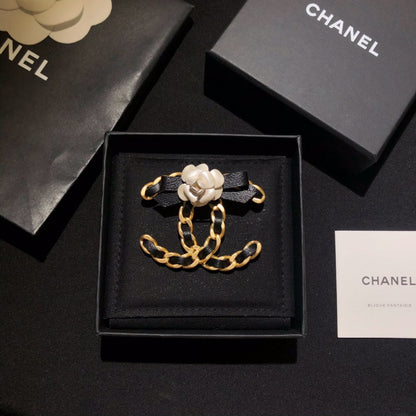 CC Brooch Gold 158839