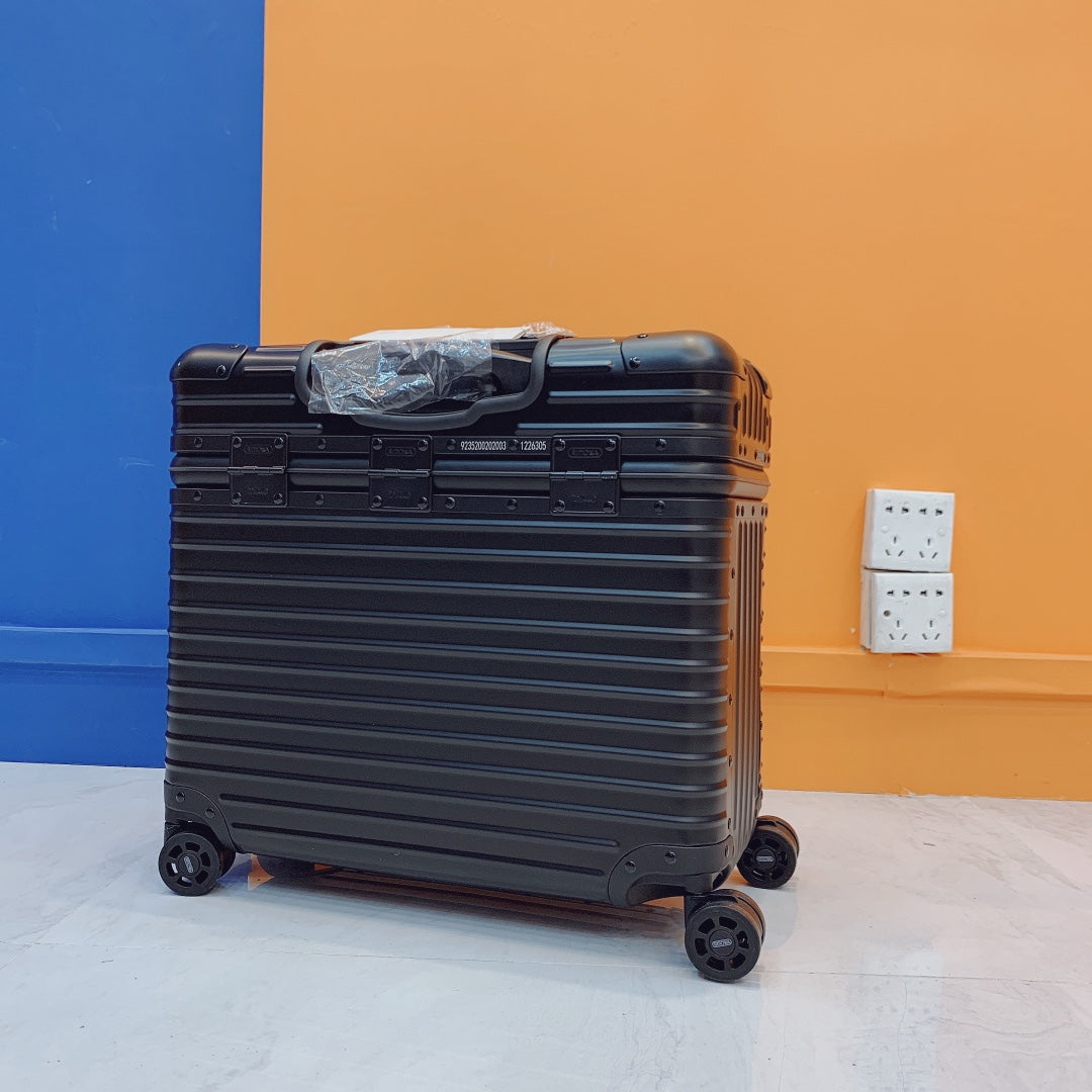 Rimowa 2025 Travel Suitcase Black Aluminum 273818