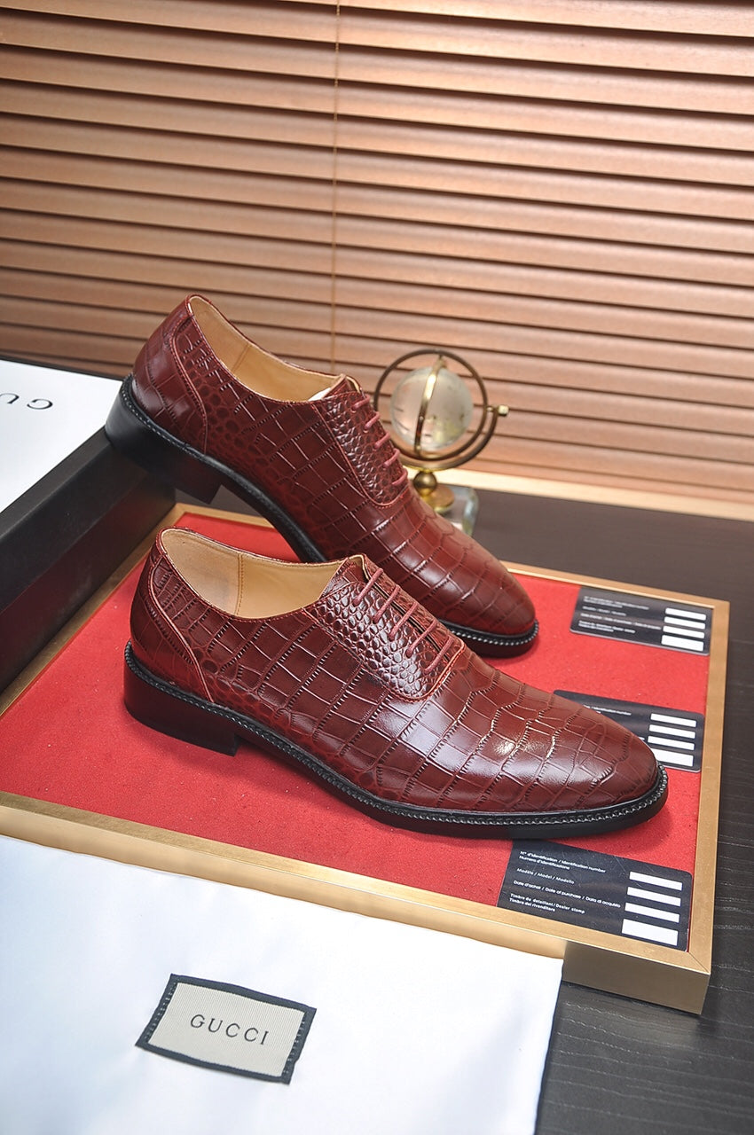 GG Men's Loafer Brown Embossed Cowhide 526094