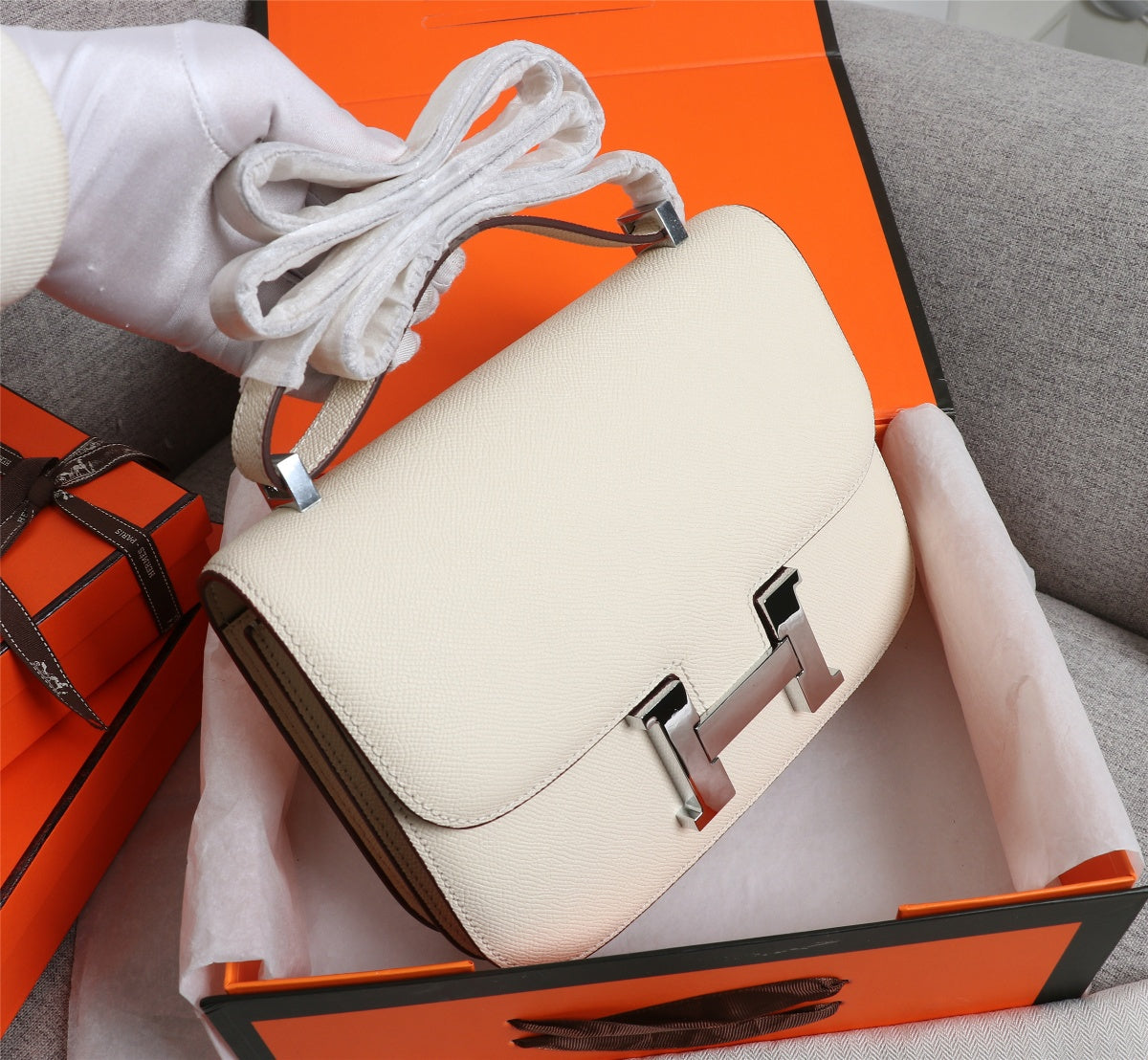 HM CONSTANCE BAGS 18 CREAM EPSOM SILVER HARDWARE