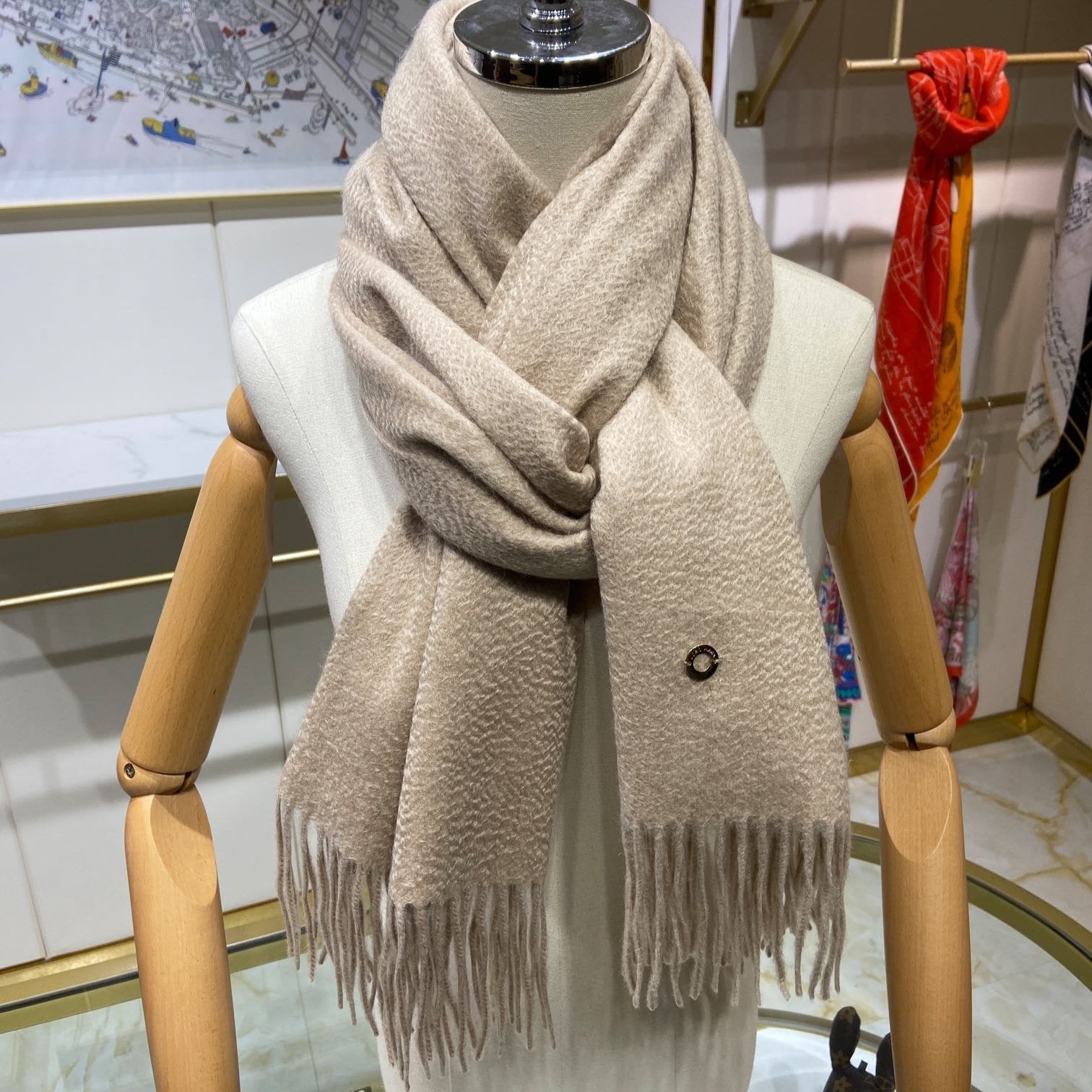 LP Grande Unita Scarf 200 CM In Light Beige Cashmere 645524