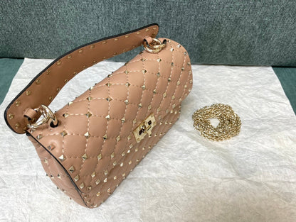 garavani rockstud spike medium 24cm beige lambskin