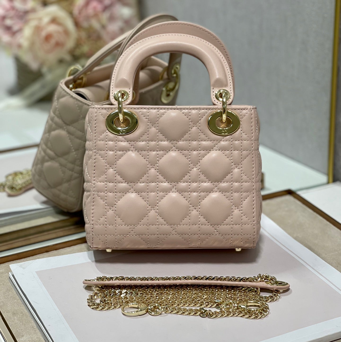 mini lady 17 lambskin