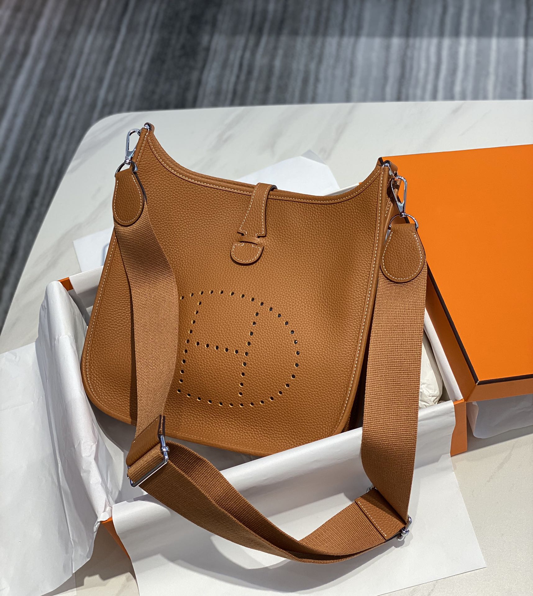 Evelyne 29cm Togo Shw